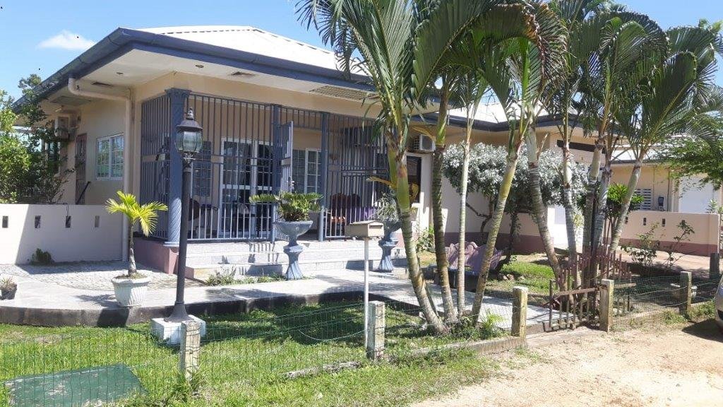 Te koop Hoek Woning